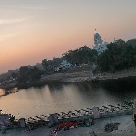 Kailash Kuti Guest House Ujjain Exterior photo